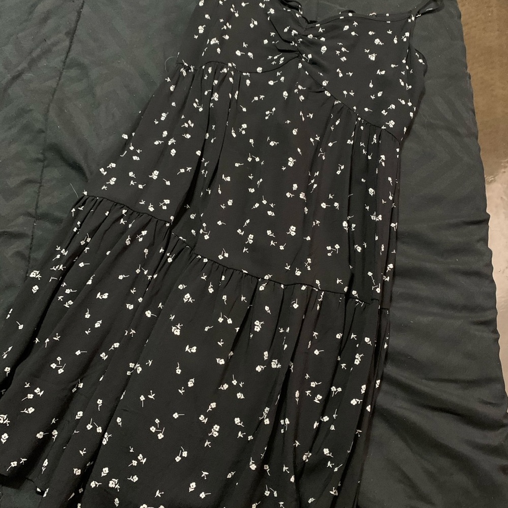 black floral dress - Picture 3 of 4